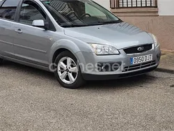 Gris / plata Usado 2005 Ford Focus Titanium Berlina | 1800 € (Precio justo)