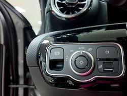 Gris / plata Usado 2023 Mercedes A250 Advanced Berlina | 32.990 € (Un poco caro)