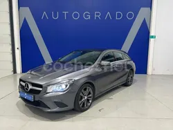 Gris / plata Usado 2015 Mercedes CLA200 Shooting Brake AMG line Familiar | 16.999 € (Un poco caro)