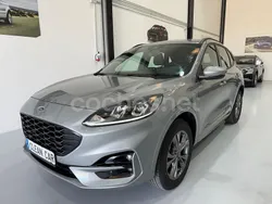 Gris / plata Usado 2023 Ford Kuga ST-Line SUV | 25.990 € (Buen precio)