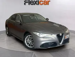 Gris Usado 2018 Alfa Romeo Giulia Super Berlina | 17.990 € (Precio justo)