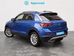 Azul Usado 2024 VW T-Roc Life SUV | 27.455 € (Precio justo)