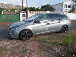 Gris / plata Usado 2015 Peugeot 308 Allure Familiar | 14.900 € (Caro)