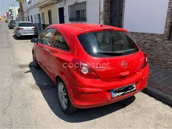 Rojo Usado 2007 Opel Corsa Essentia Berlina | 2900 € (Precio justo)