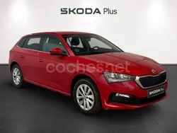 Rojo Usado 2023 Skoda Scala Selection Utilitario | 21.990 € (Un poco caro)