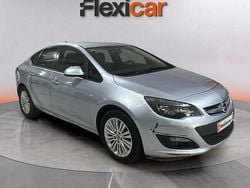 Gris Usado 2015 Opel Astra Excellence Berlina | 7990 € (Buen precio)