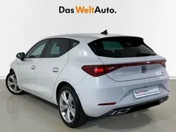 Blanco Usado 2024 Seat Leon FR Berlina | 25.962 € (Precio justo)