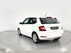 Blanco Usado 2021 Skoda Fabia Ambition Berlina | 14.300 € (Precio justo)