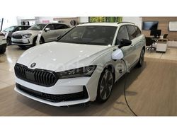 Blanco Nuevo 2025 Skoda Superb SportLine Familiar | 48.990 €