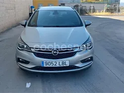 Gris / plata Usado 2019 Opel Astra Selective Familiar | 11.100 € (Precio justo)