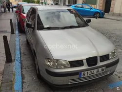 Gris / plata Usado 2001 Seat Ibiza Stella Berlina | 2000 € (Precio justo)