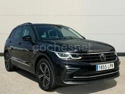 Negro Usado 2021 VW Tiguan Life SUV | 27.400 € (Precio justo)