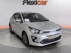 Gris Usado 2022 Kia Rio Berlina | 11.390 € (Super precio)
