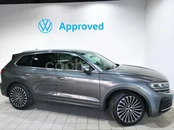 Gris / plata Usado 2024 VW Touareg SUV | 64.900 € (Caro)