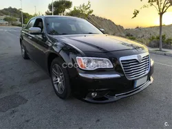 Negro Usado 2013 Lancia Thema Platinum Berlina | 12.000 €