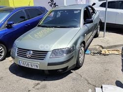 Azul Usado 2002 VW Passat Comfortline Berlina | 3000 €