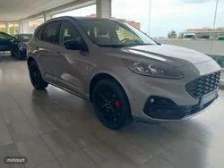Gris / plateado Usado 2023 Ford Kuga ST-Line X SUV | 28.995 € (Un poco caro)