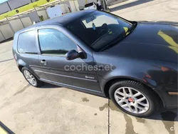 Gris / plata Usado 2003 VW Golf IV Advance Berlina | 2000 € (Precio justo)