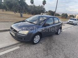 Gris / plata Usado 2005 Ford Focus Ghia Berlina | 2999 € (Precio justo)