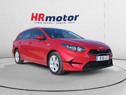 Rojo Usado 2022 Kia Ceed Berlina | 15.440 € (Precio justo)