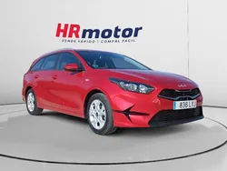 Rojo Usado 2022 Kia Ceed Berlina | 15.610 € (Precio justo)