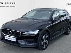 Negro Usado 2023 Volvo V60 CC Core Familiar | 39.750 € (Precio justo)