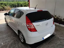 Blanco Usado 2010 Hyundai i30 Comfort Berlina | 6500 € (Precio justo)