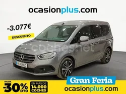 Gris / plata Usado 2023 Mercedes T180 Monovolumen | 26.150 € (Precio justo)