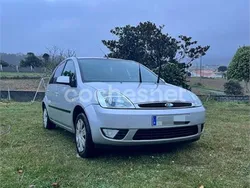 Gris / plata Usado 2005 Ford Fiesta Utilitario | 2500 € (Precio justo)