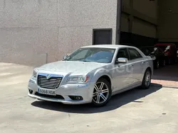 Gris / plata Usado 2014 Lancia Thema Platinum Berlina | 7990 €