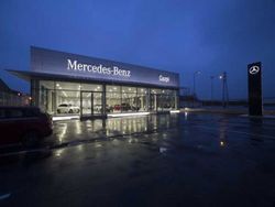 Negro Usado 2022 Mercedes V220 Avantgarde Monovolumen | 62.900 €