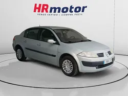Gris Usado 2004 Renault Mégane II Authentique Berlina | 3690 € (Caro)