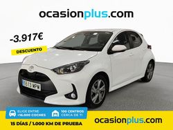 Blanco Usado 2024 Toyota Yaris Hybrid Active Berlina | 17.900 € (Buen precio)