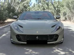 Gris Usado 2022 Ferrari 812 Descapotable | 469.900 €