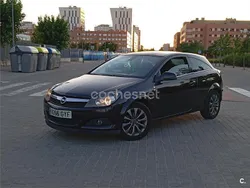 Negro Usado 2010 Opel Astra GTC Berlina | 2990 € (Buen precio)