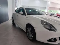 Blanco Usado 2014 Alfa Romeo Giulietta Distinctive Utilitario | 13.000 € (Un poco caro)