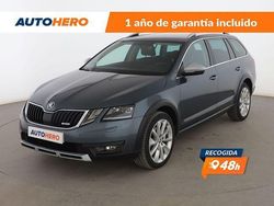 Gris Usado 2019 Skoda Octavia Scout 4x4 Familiar | 16.999 € (Buen precio)