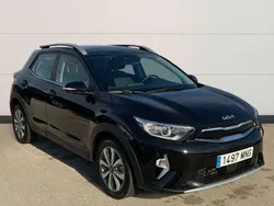 Usado 2024 Kia Stonic SUV | 16.400 € (Buen precio)