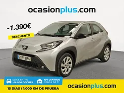 Gris Usado 2024 Toyota Aygo Play Utilitario | 15.250 € (Precio justo)