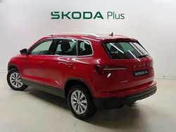 Rojo Usado 2024 Skoda Karoq Ambition SUV | 27.900 € (Un poco caro)