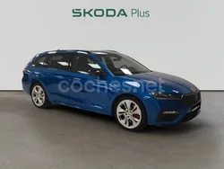 Azul Usado 2024 Skoda Octavia RS Familiar | 38.990 € (Precio justo)