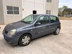 Gris / plata Usado 2005 Renault Clio II Authentique Berlina | 1950 € (Super precio)