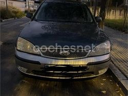 Verde Usado 2004 Ford Mondeo Trend Familiar | 1100 € (Caro)