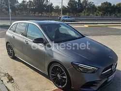 Gris / plata Usado 2019 Mercedes B220 Monovolumen | 22.000 €