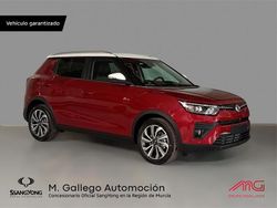 Cherry red techo blanco Usado 2022 Ssangyong (KGM) Tivoli Limited | 17.900 €