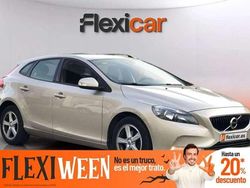 Beige Usado 2017 Volvo V40 Kinetic Utilitario | 12.290 € (Precio justo)
