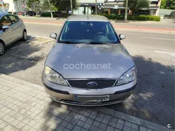 Beige Usado 2005 Ford Mondeo Trend Berlina | 2200 € (Precio justo)