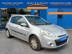 Gris / plata Usado 2010 Renault Clio II Expression Berlina | 5990 € (Precio justo)