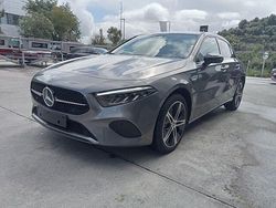 Gris Usado 2024 Mercedes A160 Berlina | 44.000 €