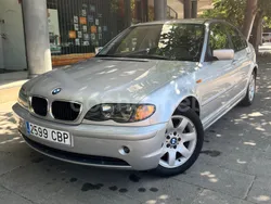 Gris / plata Usado 2002 BMW 318 Berlina | 7990 €